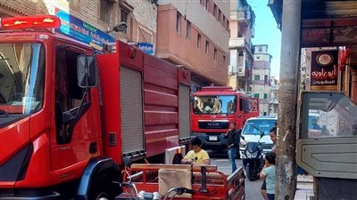 اندلاع حريق في وحدة سكنية وسط الإسكندرية | صور