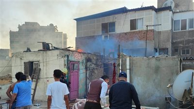 السيطرة على حريق أعلى سطح عقار بمنطقة السيدة زينب