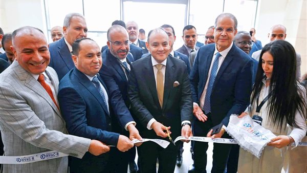 خلال الافتتاح