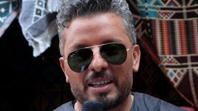 المطرب المغربي حاتم عمور عن تعاونه في أغنية بنجيب القرش: أول مرة أغني مصري.. ومصطفى حجاج اكتشاف