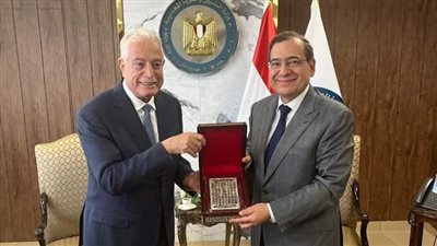 محافظ جنوب سيناء يلتقي وزير البترول لبحث حق الامتياز برأس سدر