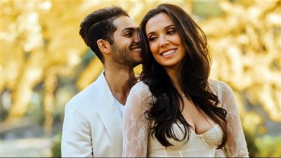 خطوبة مينا مسعود والممثلة الهندية إميلي شاه.. وأبرز المعلومات عن العروس | بث مباشر