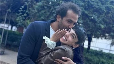 بـ قبلة.. سلمى أبو ضيف تعلن خطوبتها على شاب من خارج الوسط الفني