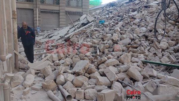 عقار العطارين المنهار