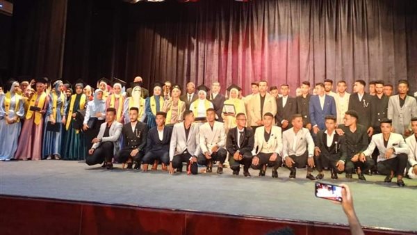 جانب من لقاء محافظ