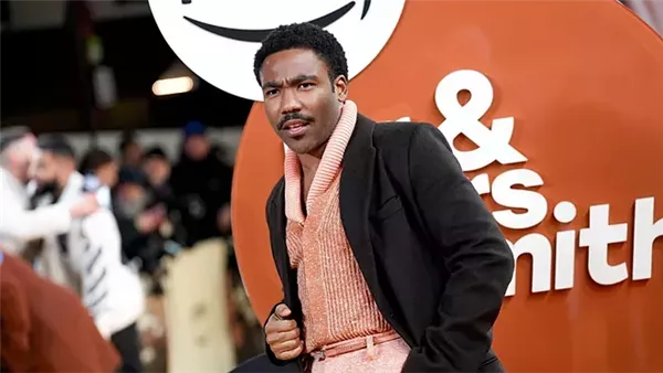 الممثل دونالد جلوفر