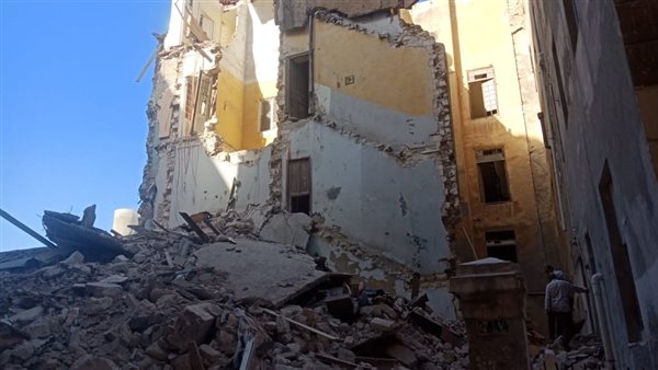 عقار الإسكندرية المنهار