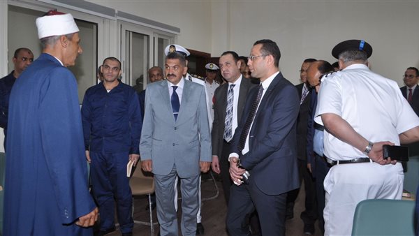 فريق من النيابة يتفقد