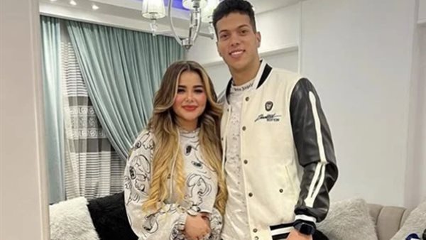 إمام عاشور وزجته