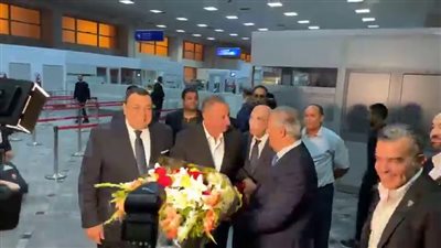 نهائي أبطال إفريقيا.. وصول بعثة الأهلي إلى مطار قرطاج بتونس | صور