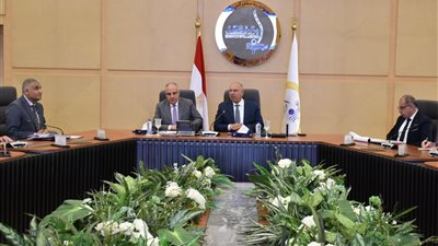 وزيرا النقل والري يبحثان مستجدات إعادة تأهيل وتشغيل الممر الملاحي لترعة الإسماعيلية