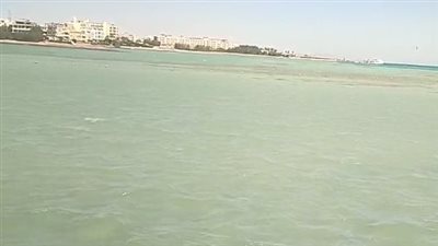 وقف جميع الرحلات والرياضات البحرية بالغردقة بسبب اضطراب الحالة الجوية | بث مباشر