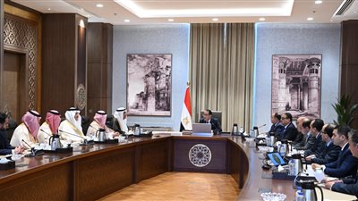 رئيس الوزراء يبحث مع مسئولين سعوديين أوجه التعاون المشترك وزيادة الاستثمارات