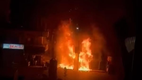 جانب من الحريق 