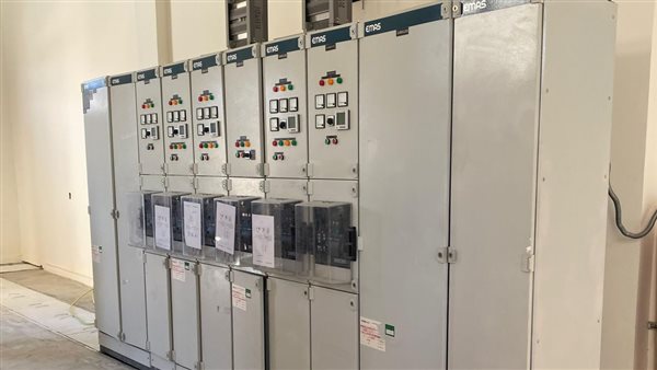 اطلاق التيار الكهربائي