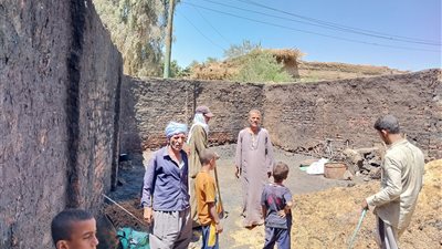 متضررو حريق مزرعتي دواجن و3 أحواش ماشية بسوهاج: خسرنا كل حاجة