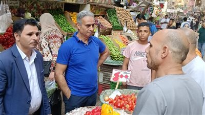 لمراقبة الأسعار.. رئيس حماية المستهلك يشن حملة بشارعي فيصل والهرم