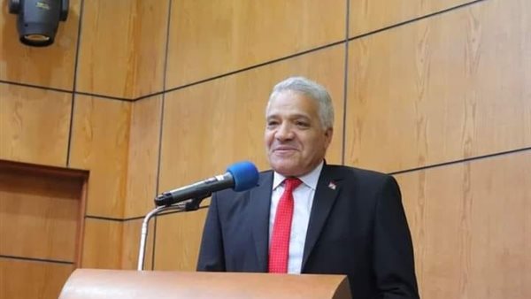 الدكتور ممتاز شاهين