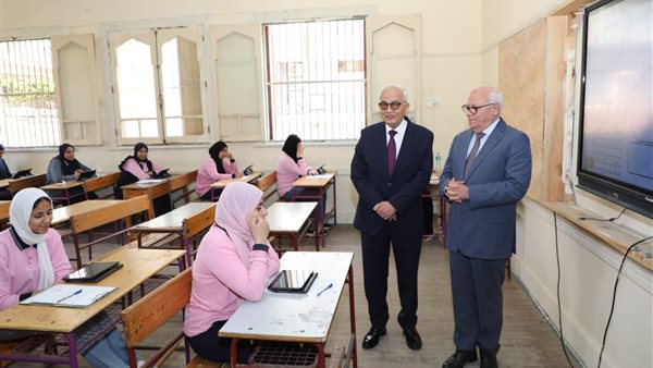 وزير التعليم من داخل