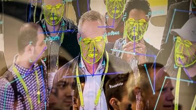 مخاوف من تحولها لدولة قمعية.. الشرطة الأمريكية تستخدم برامج الذكاء الاصطناعي للتعرف على الوجوه في الملاحقة