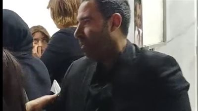 غياب عدوية.. نقيب الموسيقيين وعبد الباسط حمودة أول الحاضرين في عزاء زوجة أحمد عدوية| بث مباشر 