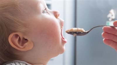 بداية من أربع شهور.. طريقة عمل الشوفان للرضع