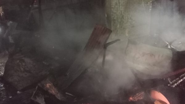  حريق أكشاك بجوار