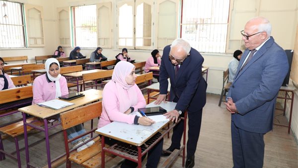 وزير التعليم داخل