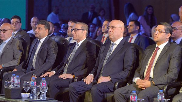 خلال المؤتمر