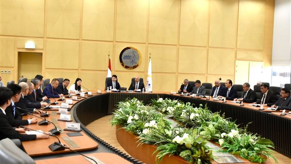 خلال الاجتماع 