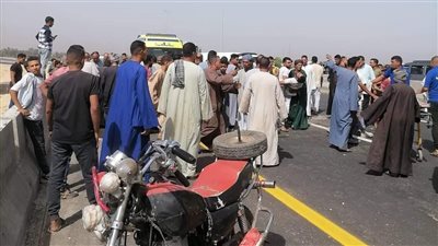 إصابة 7 أشخاص في تصادم سيارة ملاكي بخلاط خرسانة بسوهاج |أسماء وصور