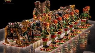 متحف المجوهرات الملكية يعلن عرض شطرنج من ذهب للملك فاروق 