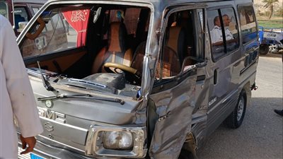 مصرع شخص وإصابة آخر في تصادم سيارتين بأسيوط 