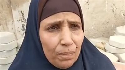 والدة ضحية تاجر ملابس بكفر الشيخ: حرق قلبي على ضنايا عشان بلوزة بـ 300 جنيه | بث مباشر