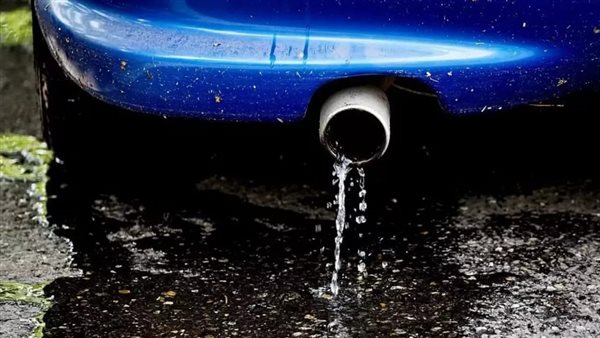 عادم السيارة