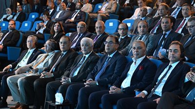 رئيس الوزراء: دخلنا في شراكات مع القطاع الخاص لإنشاء وتأهيل المدارس الفنية