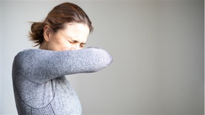 هل يتوقف القلب عند العطس؟.. خدعوك فقالوا معلومات خطأ عن العطس