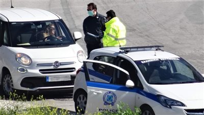 مهددين بالسجن مدى الحياة.. تفاصيل محاكمة 9 مصريين في اليونان