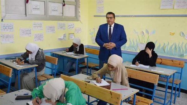 وكيل الوزارة يتابع