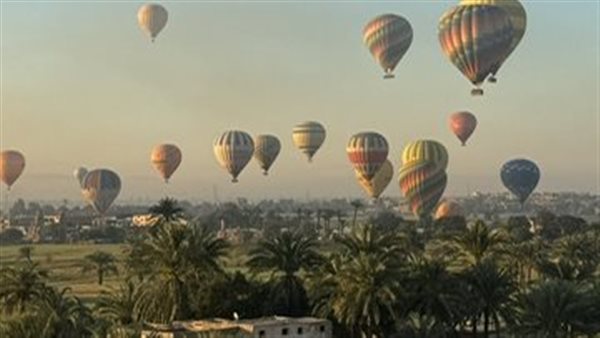 البالون الطائر بالأقصر