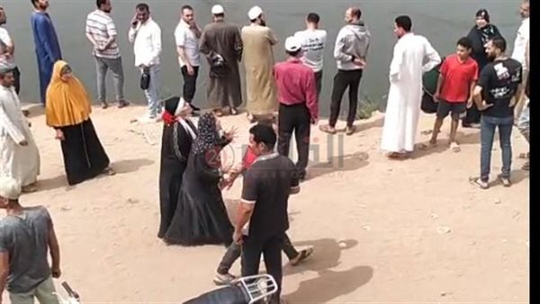  انهيار والدة إحدى