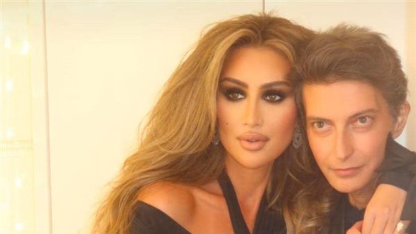 مايا دياب ومصفف الشعر