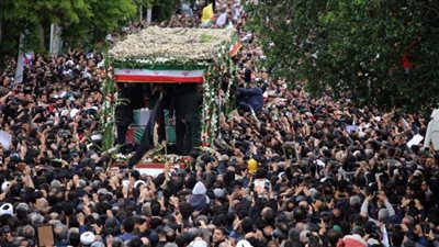 حشود بالآلاف في العاصمة الإيرانية طهران لحضور مراسم تشييع إبراهيم رئيسي