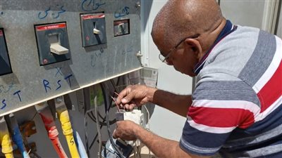 جميع أرقام أعطال الكهرباء في المحافظات.. كيف تتواصل عبر الواتساب؟