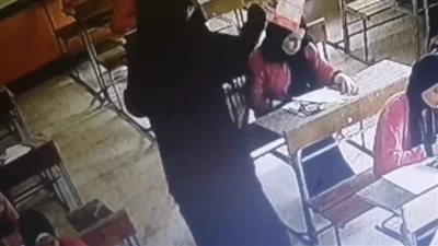 أمومتها غلبت على الموقف.. تعليم كفر الشيخ تقرر تكريم معلمة مدرسة فوة| خاص 