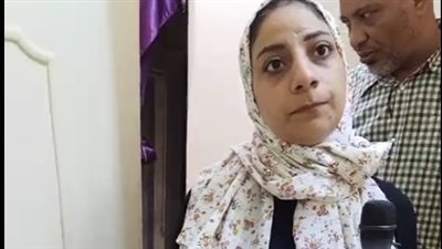 بعد نشر القاهرة 24 استغاثتها.. ابنة الحاجة فتحية تعيدها لمنزلها: مكنش معايا فلوس أعالجها| بث مباشر 