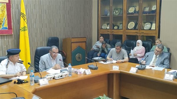 جانب من اجتماع السكرتير