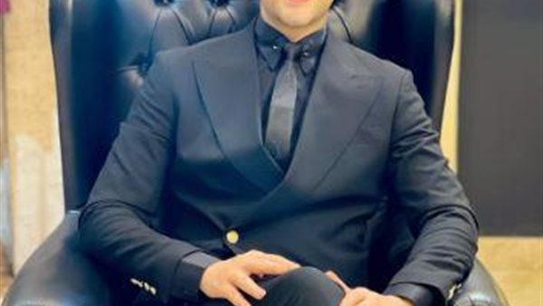 مصمم الأزياء اسلام