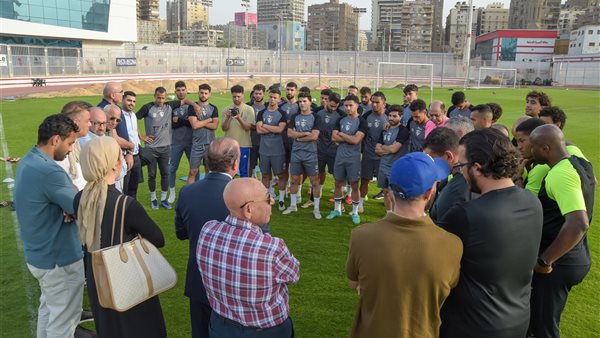 حسين لبيب يحضر مران