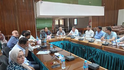 رئيس جهاز 15 مايو يعقد أول اجتماع مع مسئولي المشروعات لمتابعة معدلات التنفيذ وتذليل العقبات